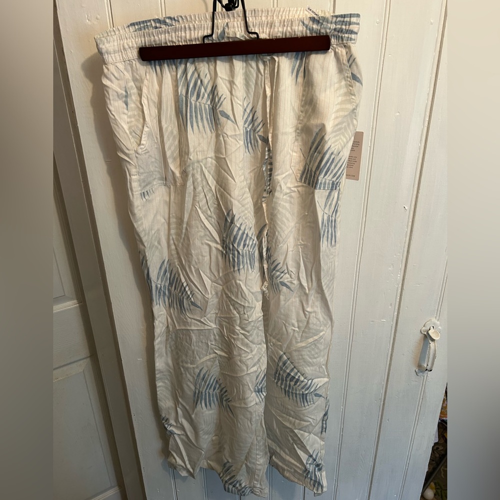 NEW Billy T large White and Blue Leaf Print linen flowy Pants